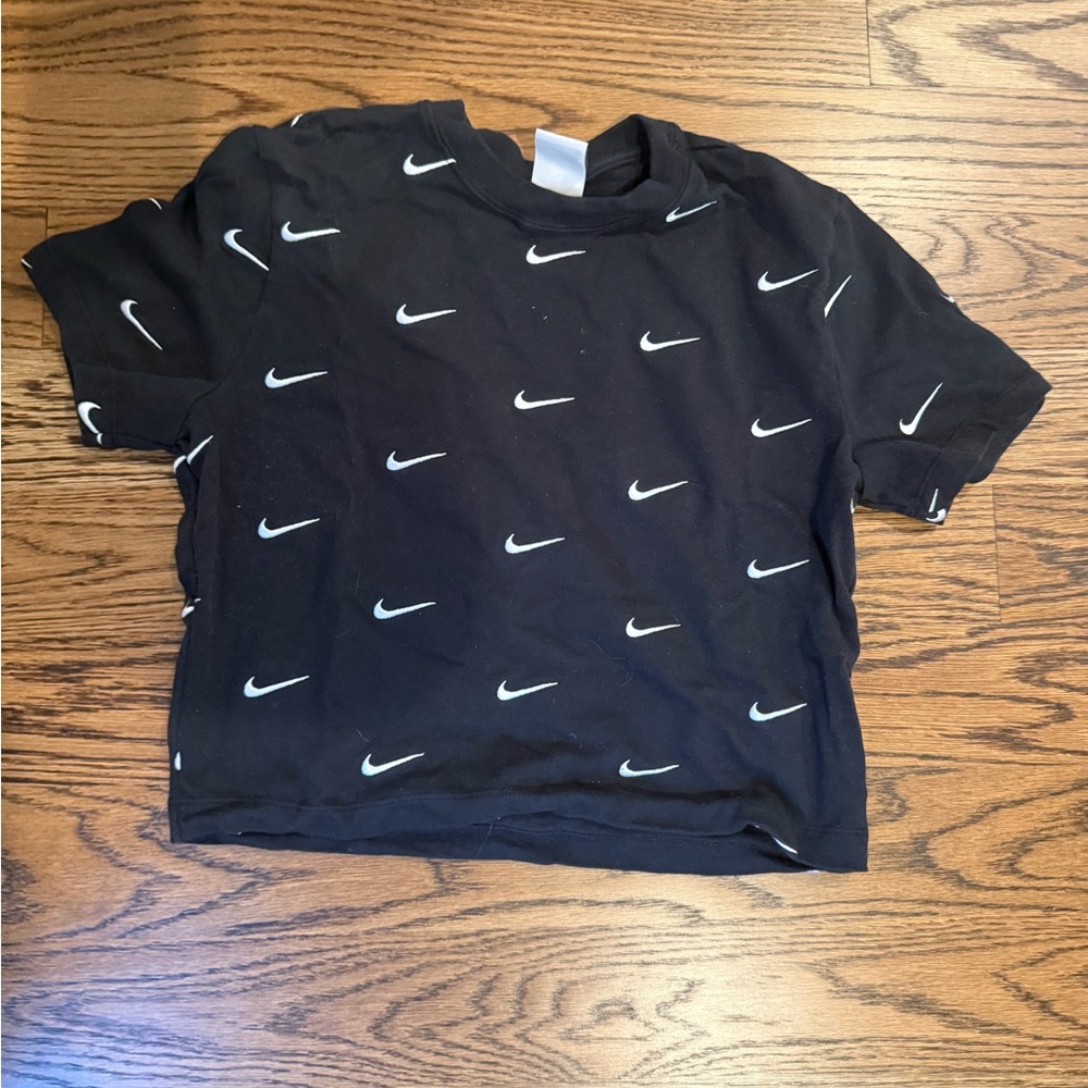 Nike Black and White Swoosh Logo Short Sleeve Tee
